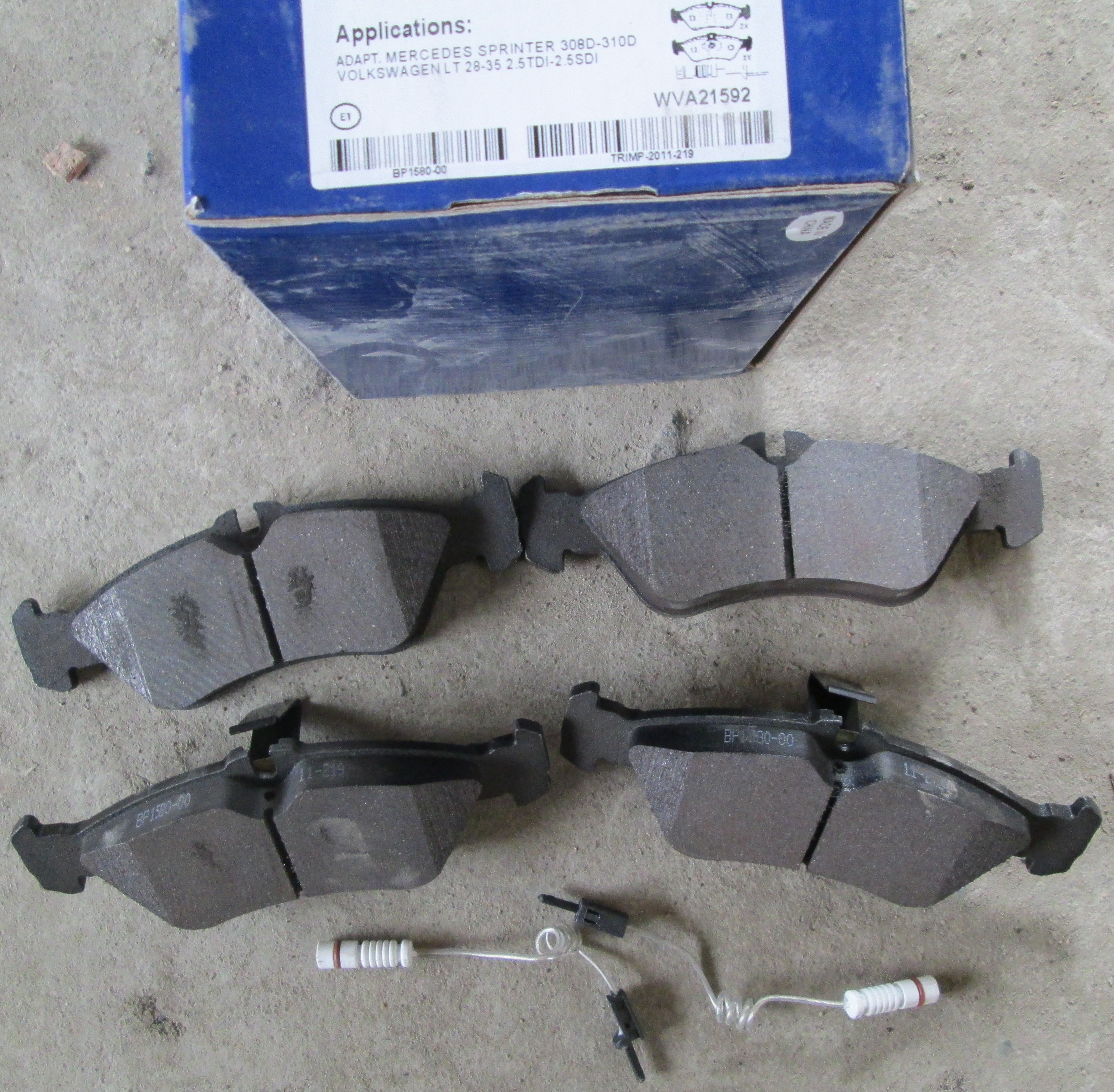 Колодки тормозные задние MB Sprinter 308D-310D,  VW LT 28-35 2.5TDI-2.5SDI - VEKA
